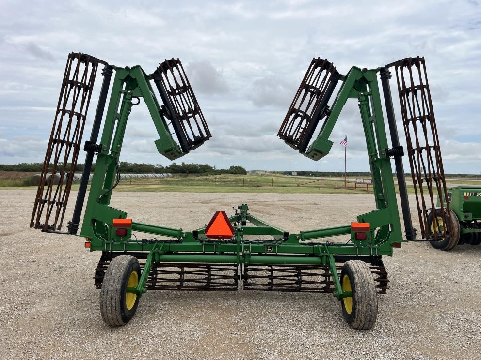 Image for 2016 John Deere 200