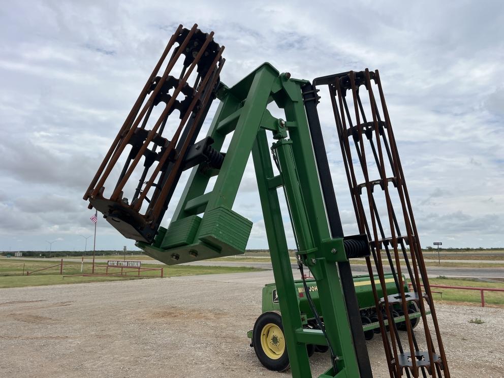 Image for 2016 John Deere 200