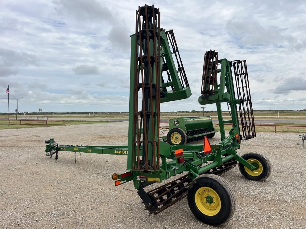 Image for 2016 John Deere 200