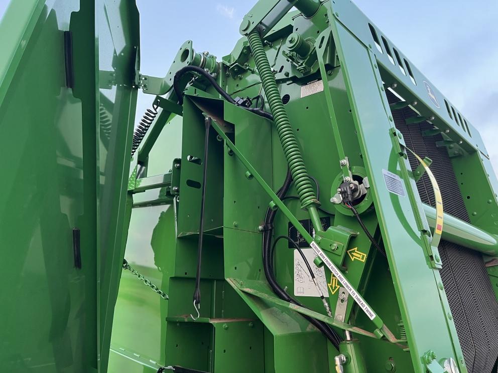 Image for 2021 John Deere 460M