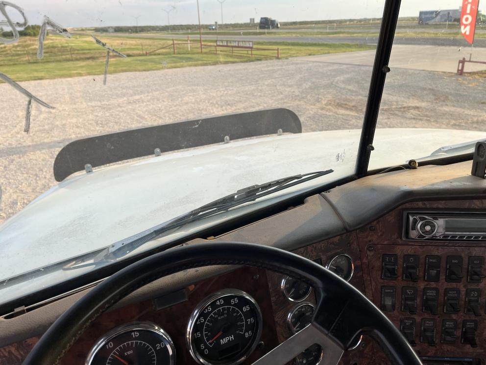 Image for 1998 INTERNATIONAL 9200