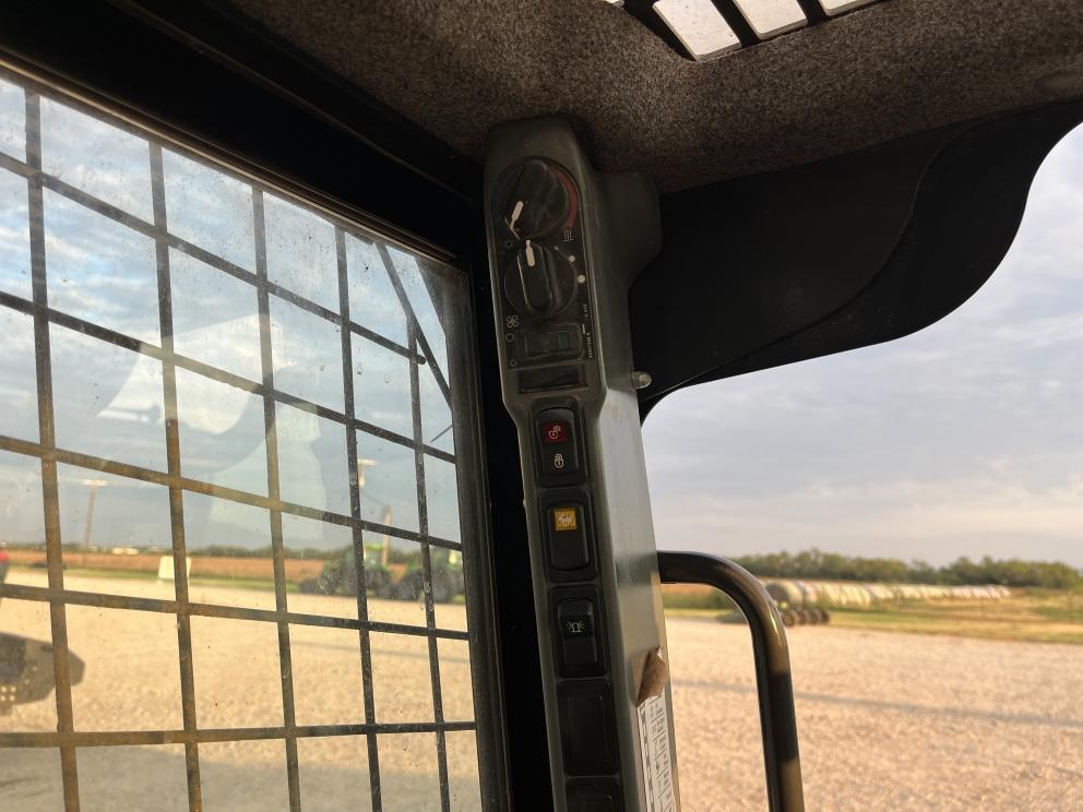 Image for 2014 New Holland C238