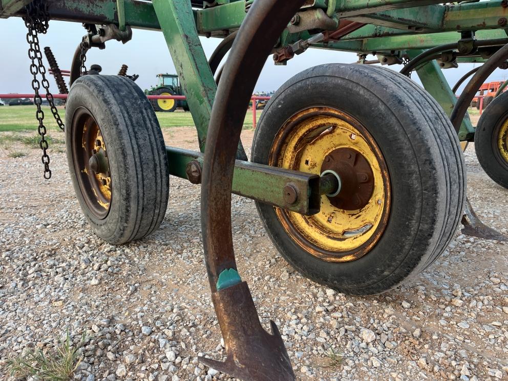 Image for John Deere 1600