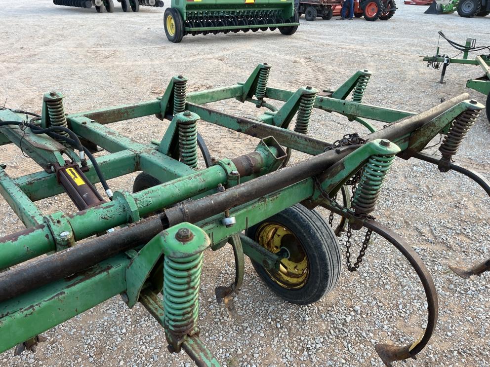 Image for John Deere 1600