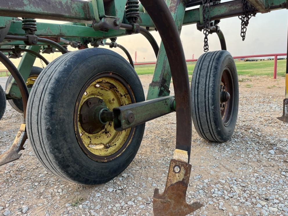 Image for John Deere 1600