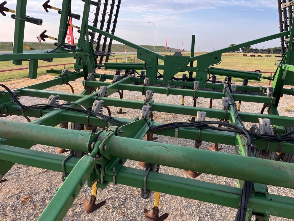 Image for 2004 John Deere 2210