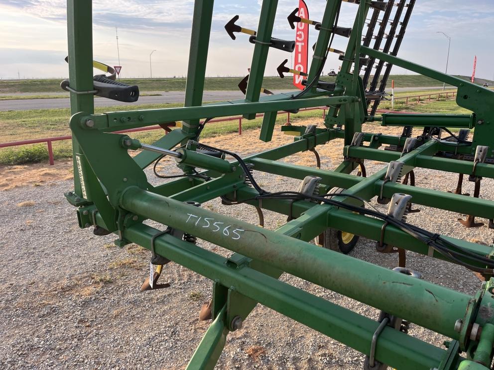 Image for 2004 John Deere 2210