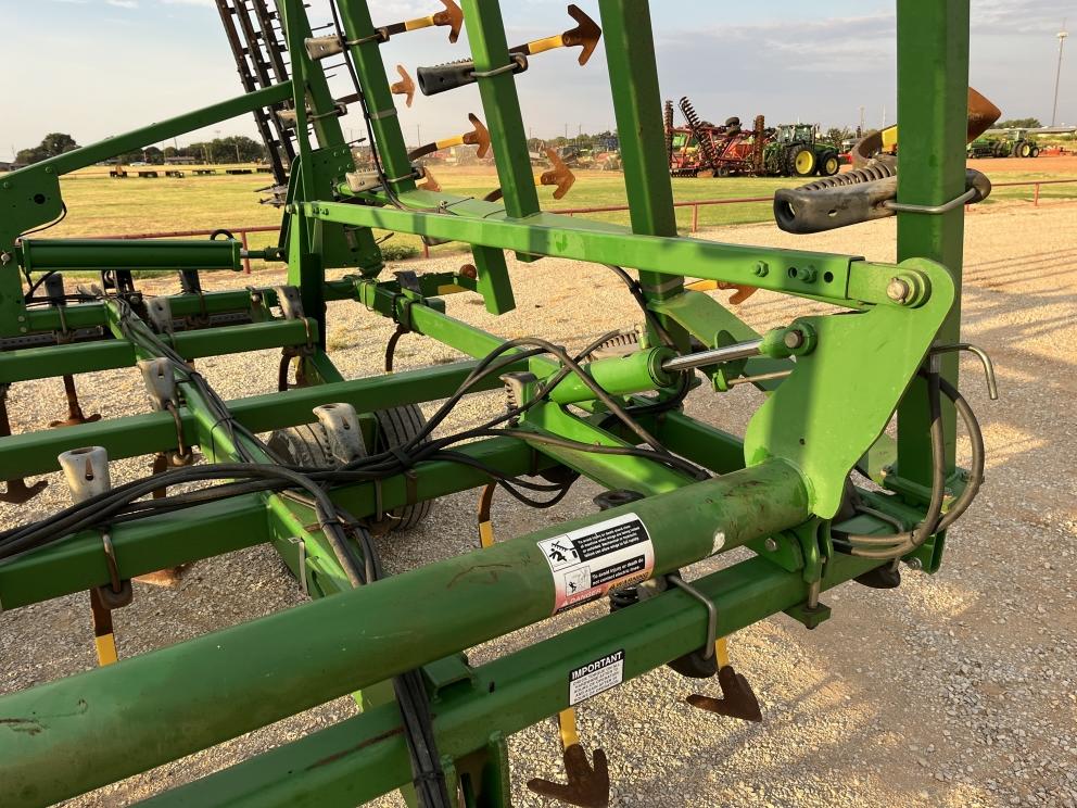 Image for 2004 John Deere 2210