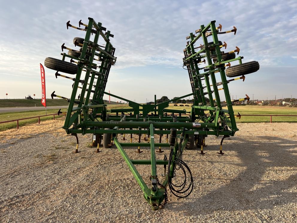 Image for 2004 John Deere 2210