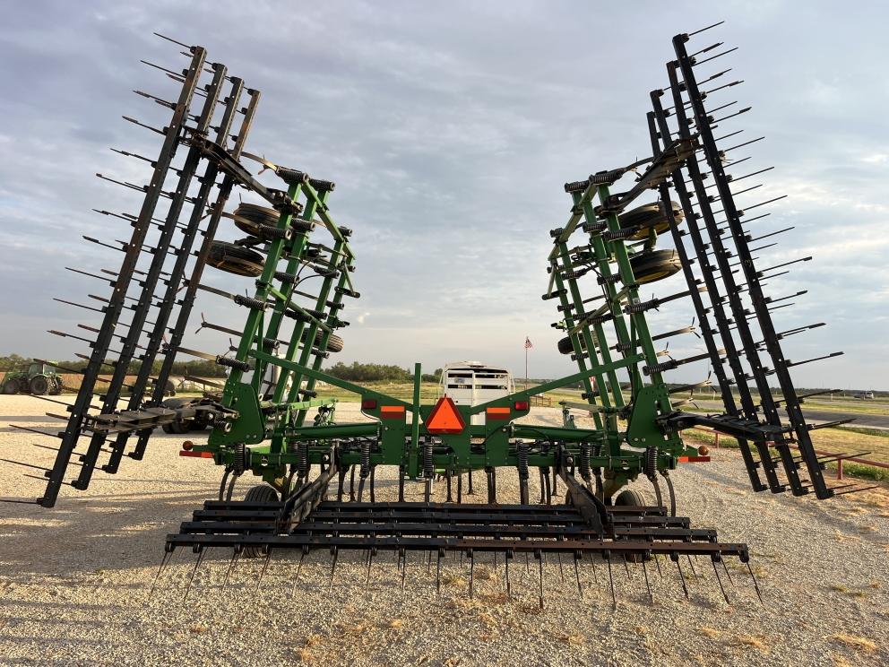 Image for 2004 John Deere 2210