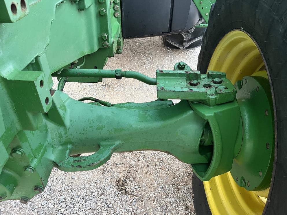 Image for 2002 John Deere 8220