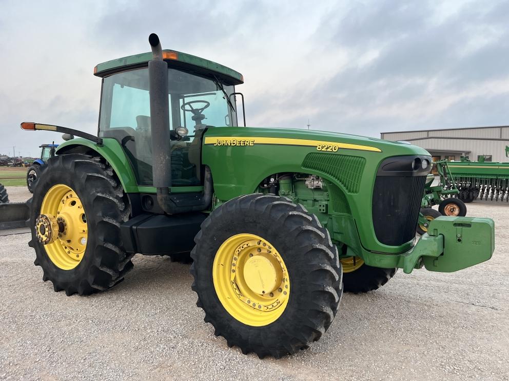 Image for 2002 John Deere 8220