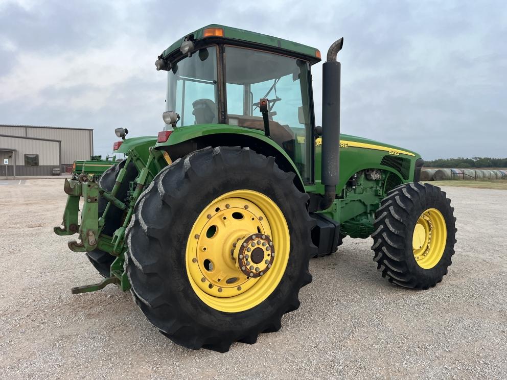 Image for 2002 John Deere 8220