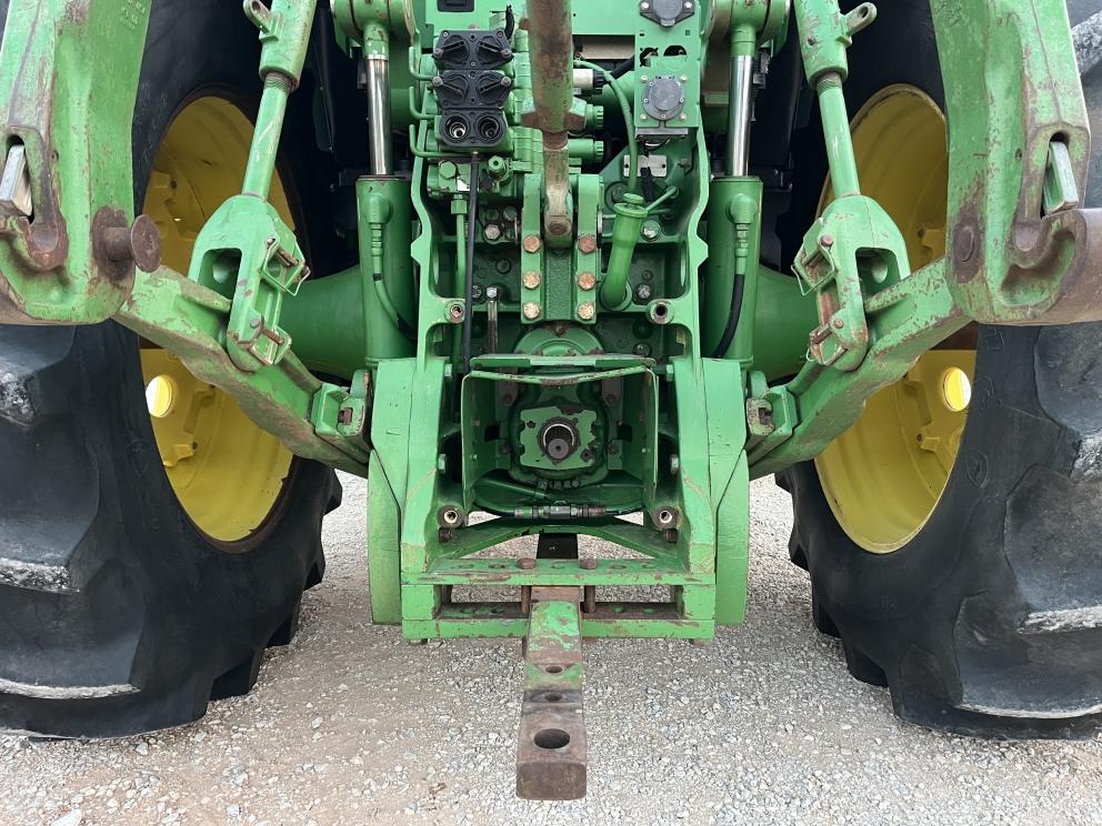 Image for 2002 John Deere 8220