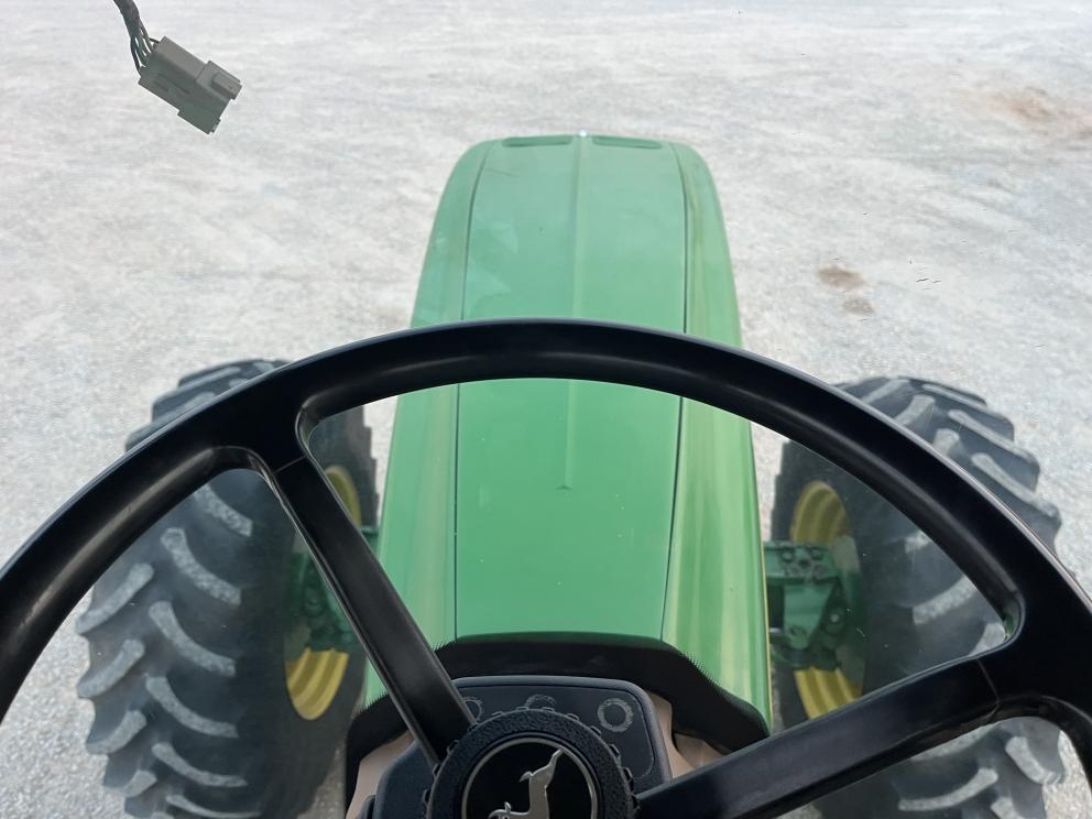 Image for 2002 John Deere 8220