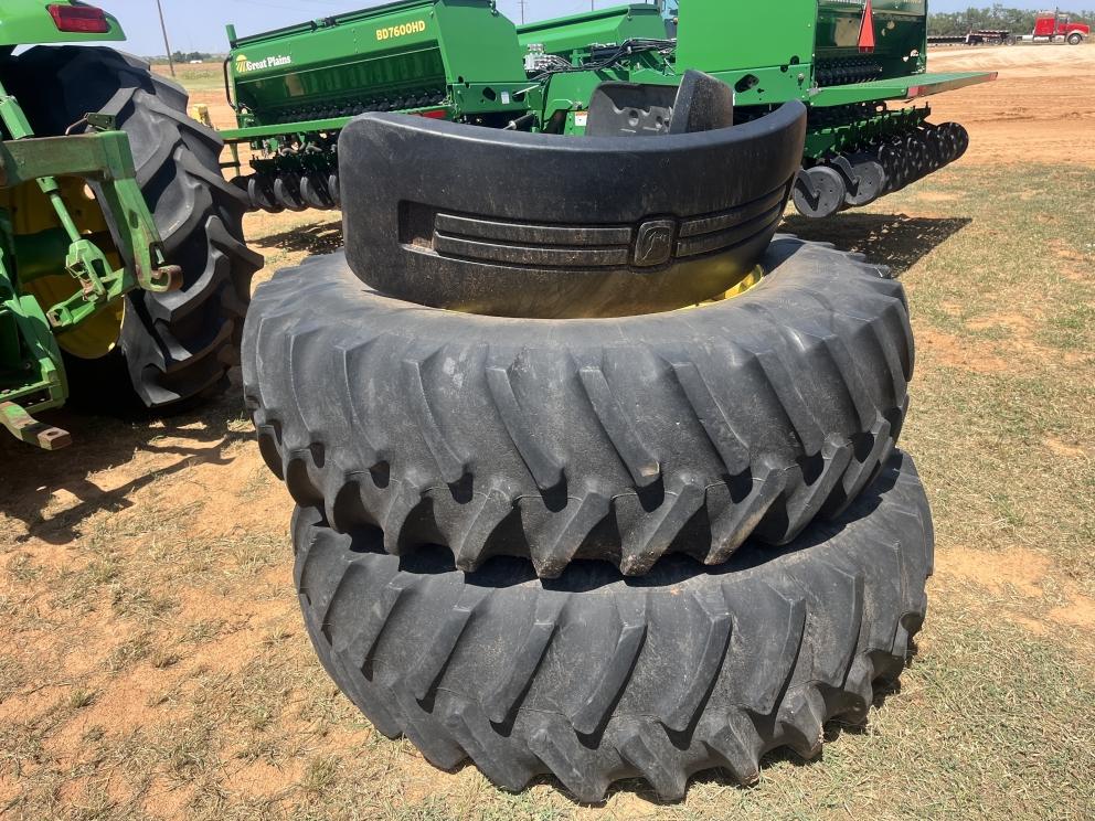 Image for 2002 John Deere 8220