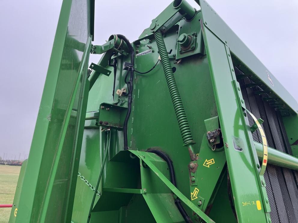 Image for 2002 John Deere 567