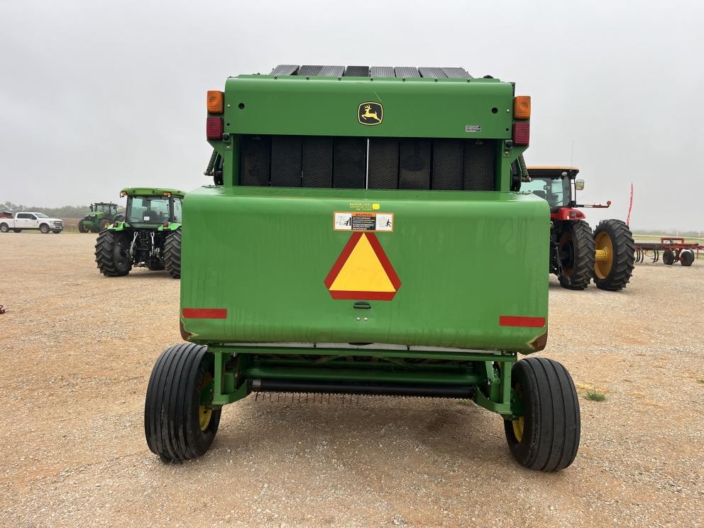 Image for 2002 John Deere 567