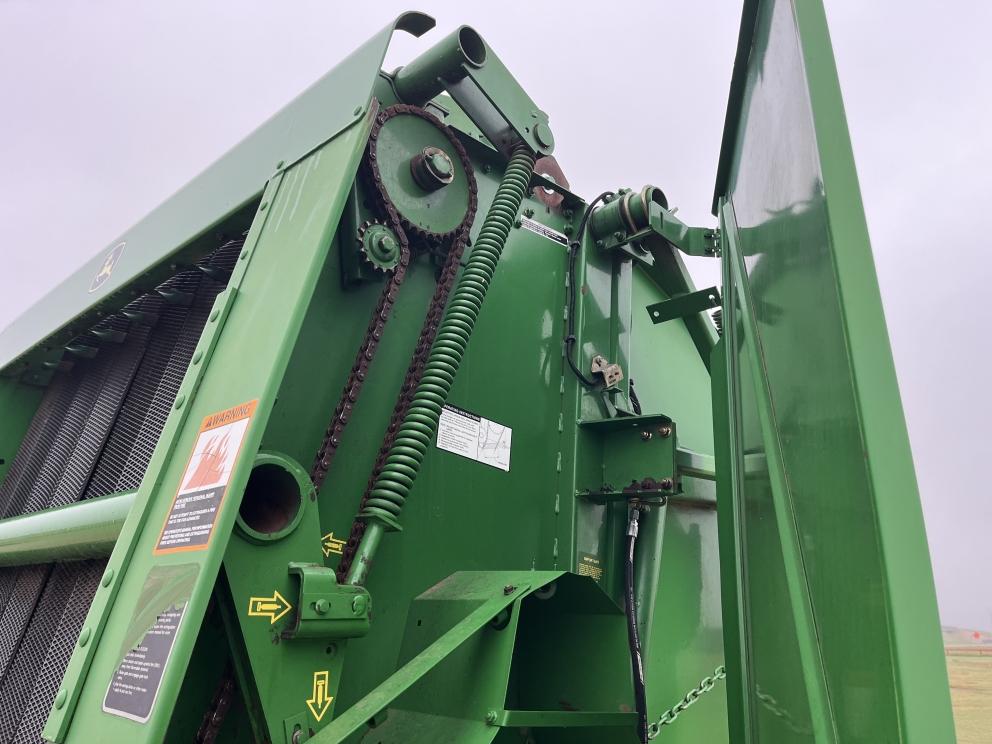 Image for 2002 John Deere 567