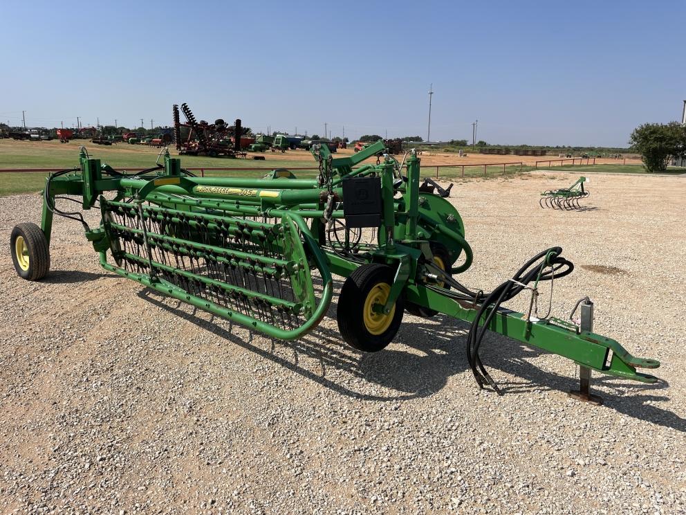 Image for 2005 John Deere 705