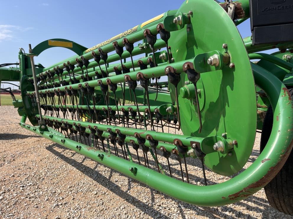 Image for 2005 John Deere 705