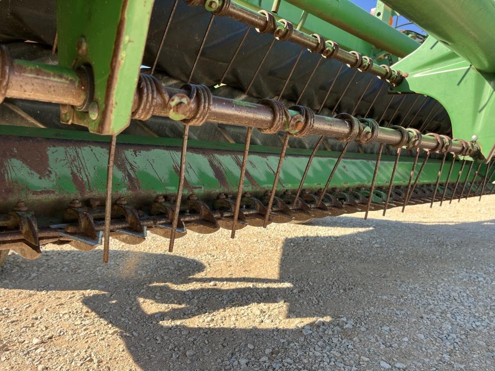 Image for 1999 John Deere 820