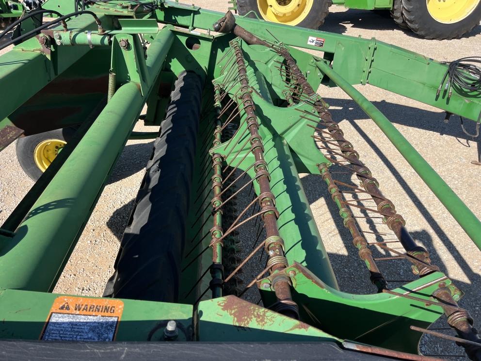 Image for 1999 John Deere 820