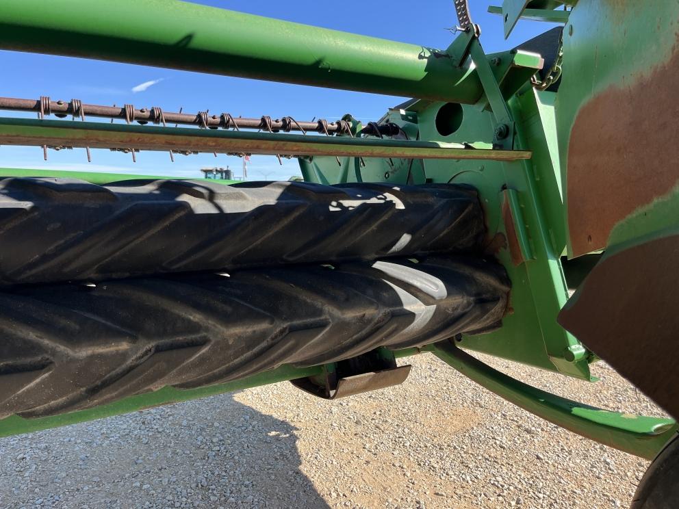 Image for 1999 John Deere 820