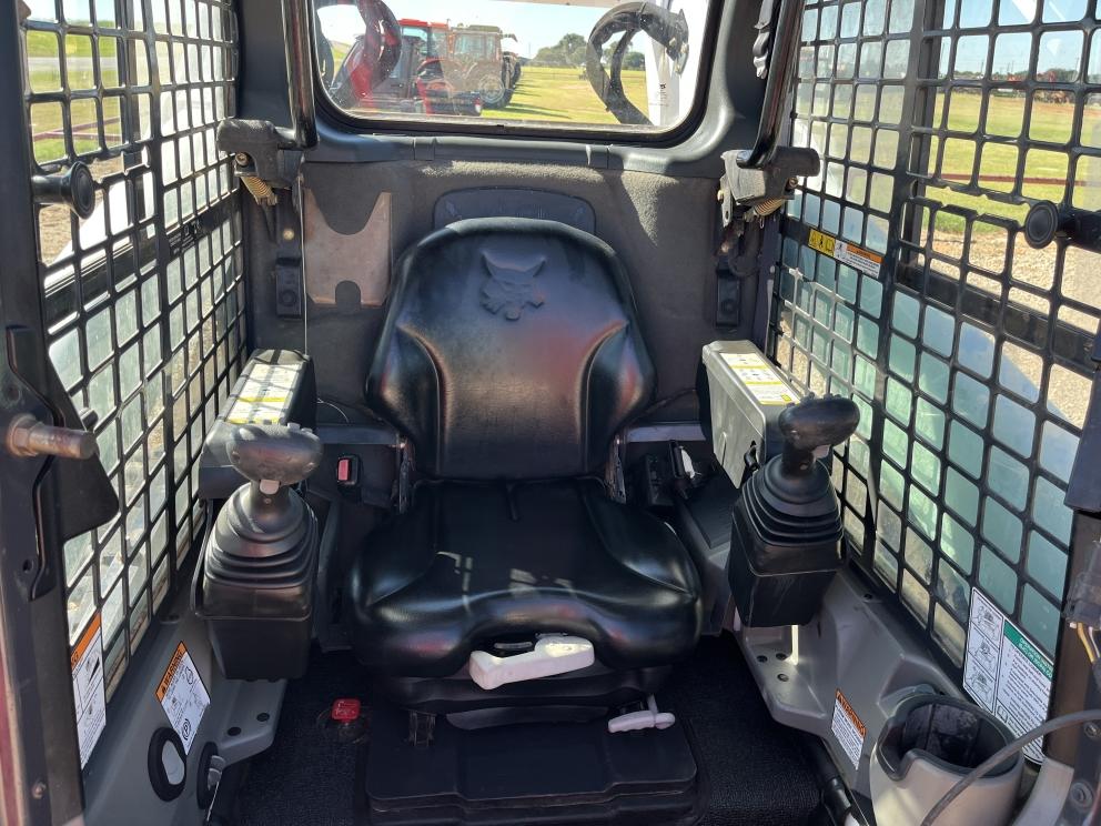 Image for 2015 Bobcat T870