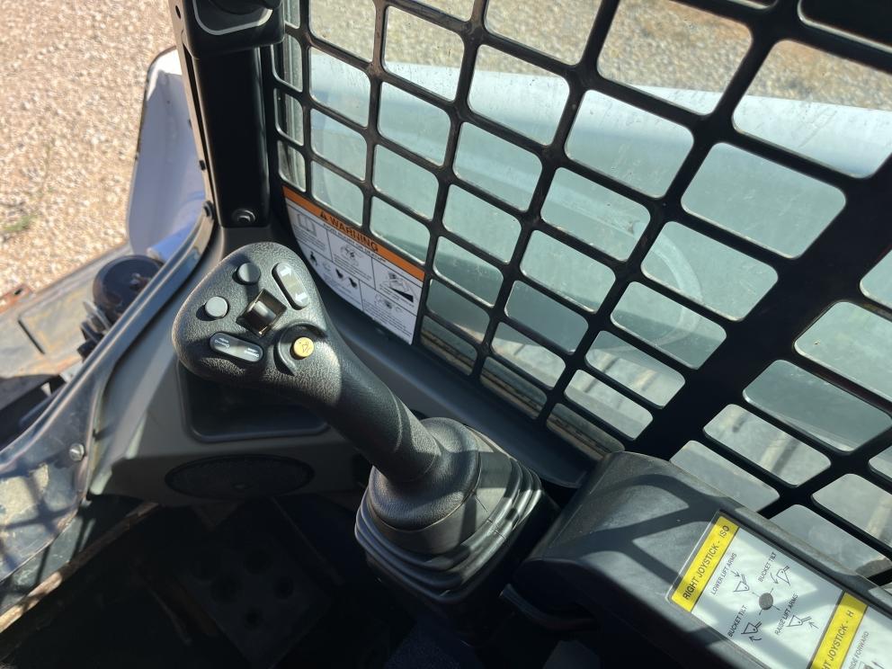 Image for 2015 Bobcat T870