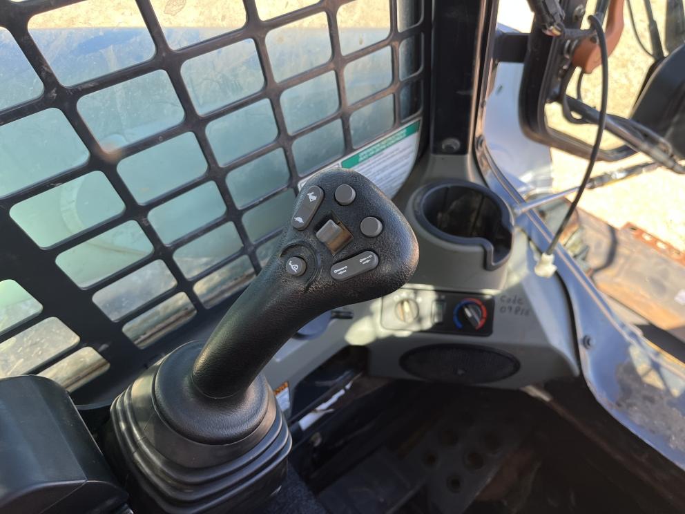 Image for 2015 Bobcat T870