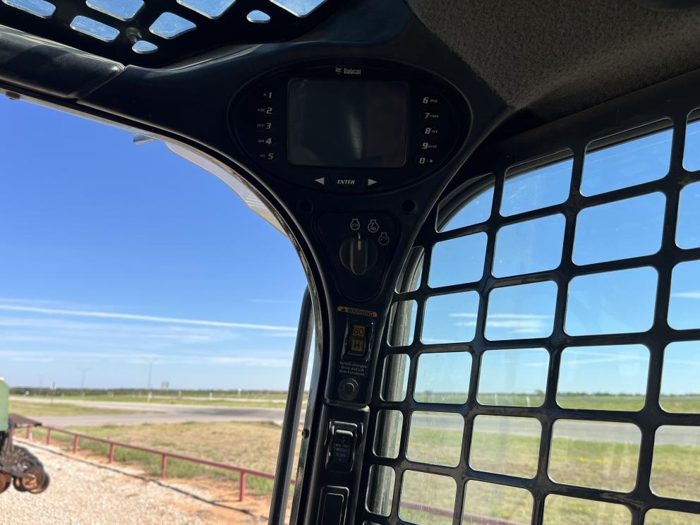 Image for 2015 Bobcat T870