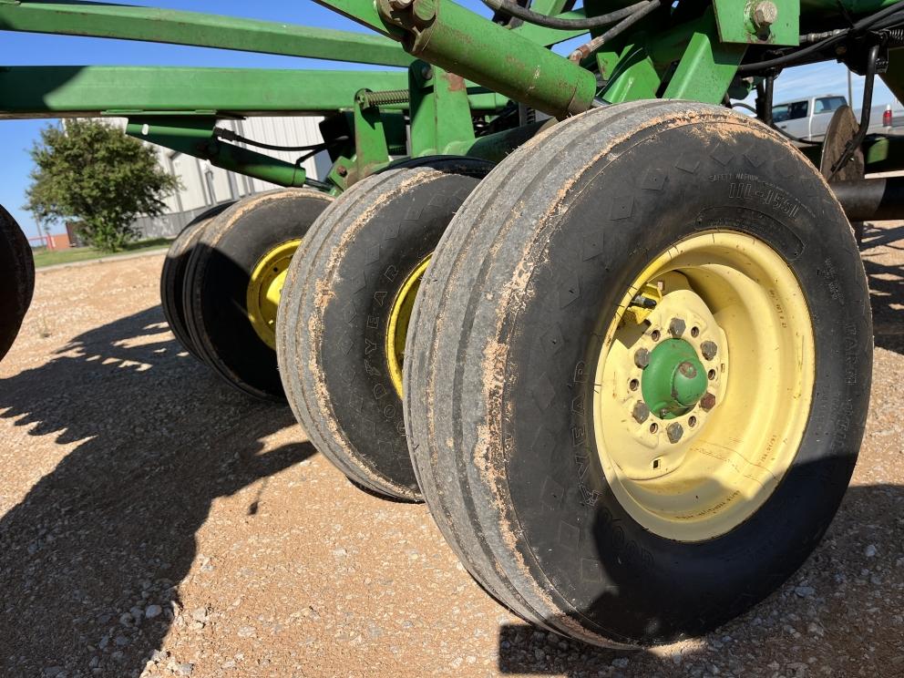 Image for 1998 John Deere 630