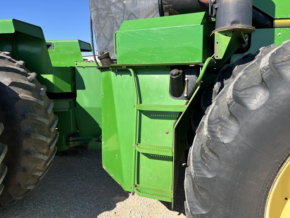 Image for 1996 John Deere 8770