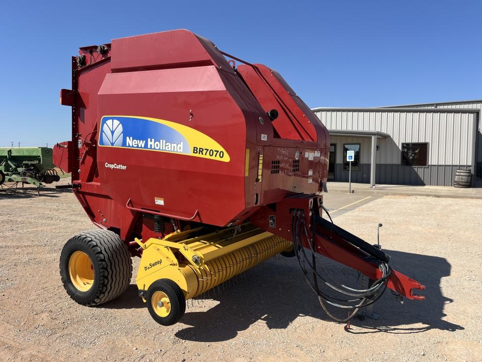 Image for 2013 New Holland BR7070