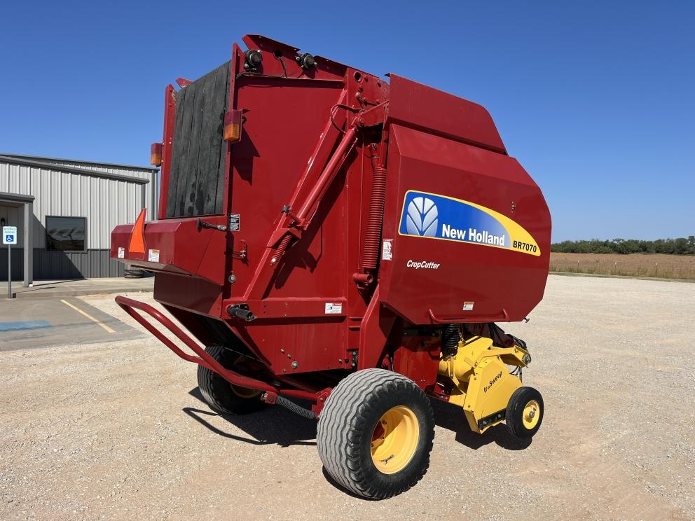 Image for 2013 New Holland BR7070