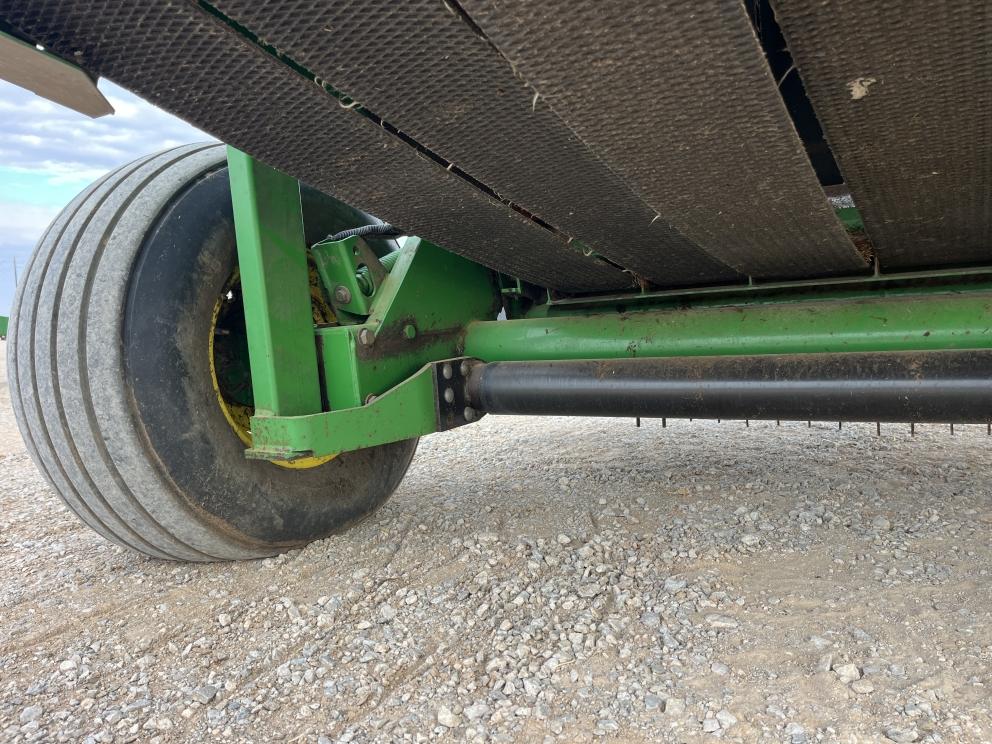 Image for 2000 John Deere 567
