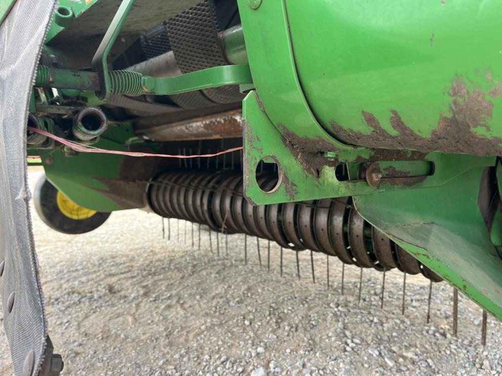 Image for 2000 John Deere 567