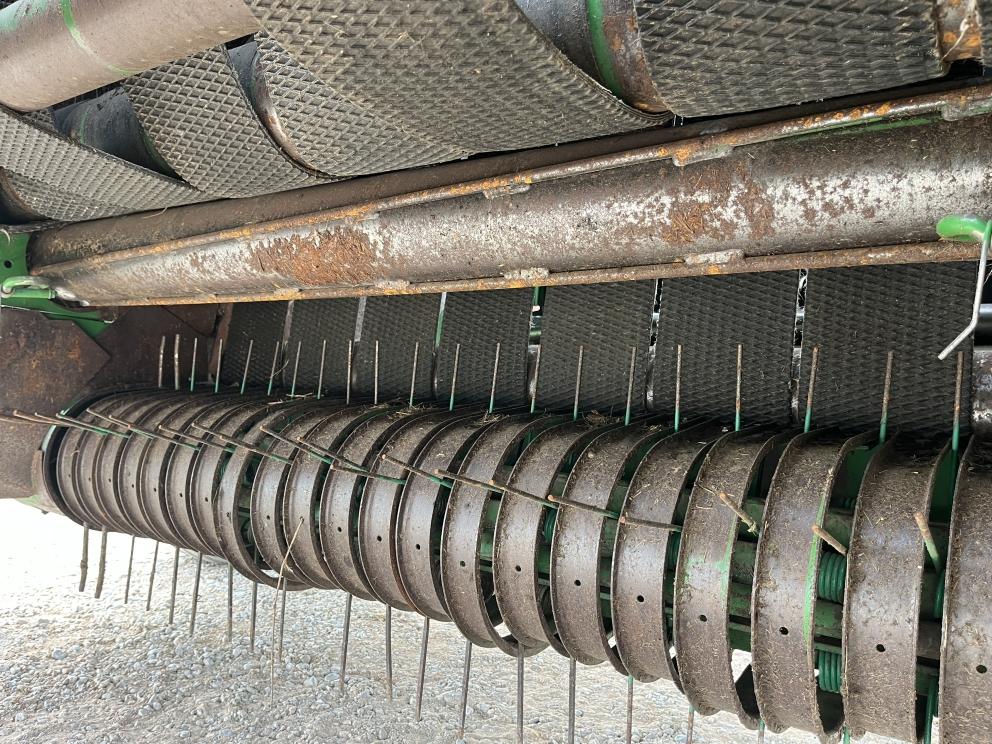 Image for 2000 John Deere 567