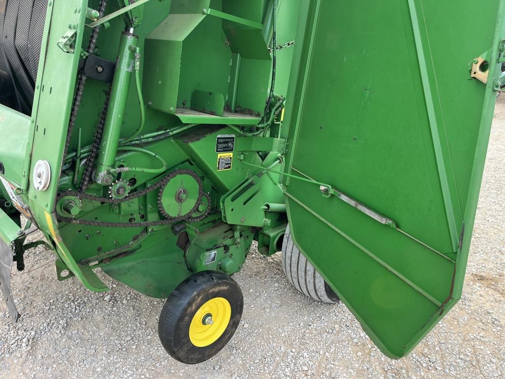 Image for 2000 John Deere 567