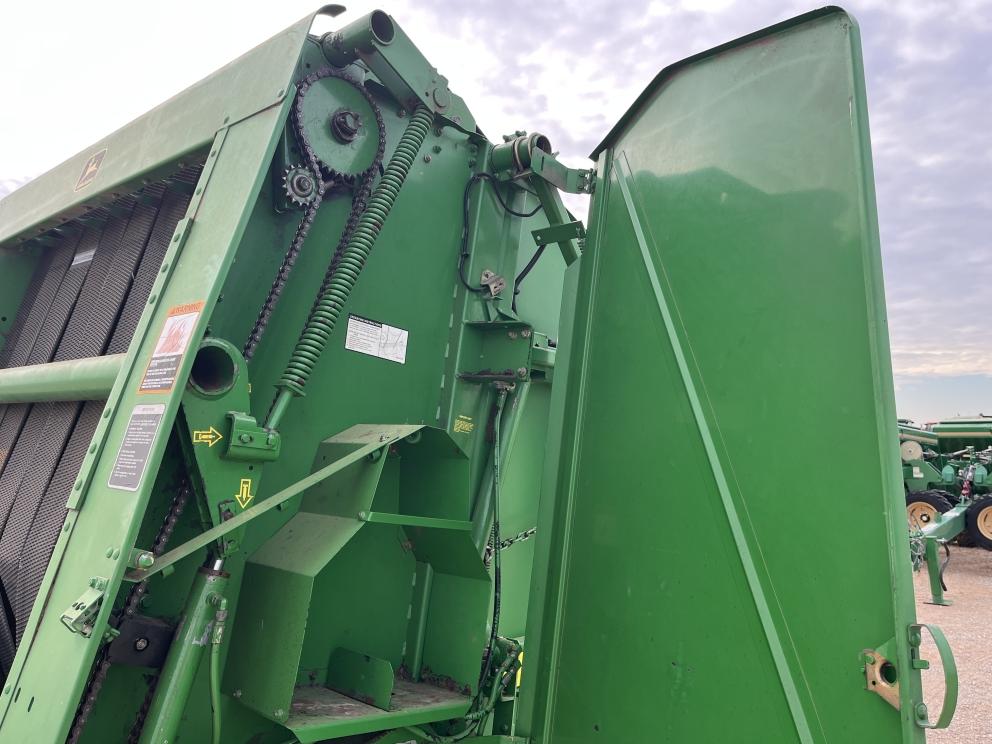 Image for 2000 John Deere 567