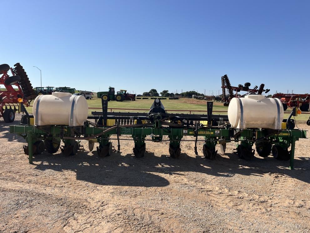 Image for 2011 John Deere 1700