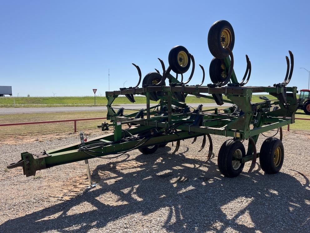 Image for 1990 John Deere 610