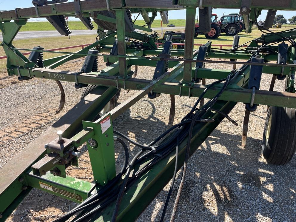 Image for 1990 John Deere 610