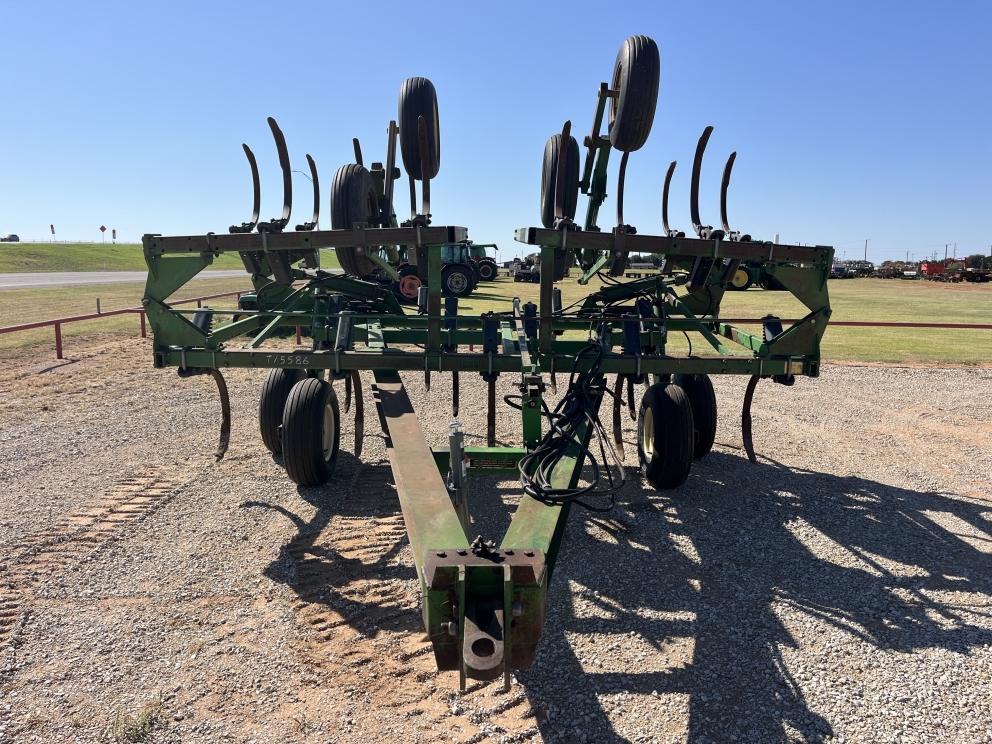 Image for 1990 John Deere 610