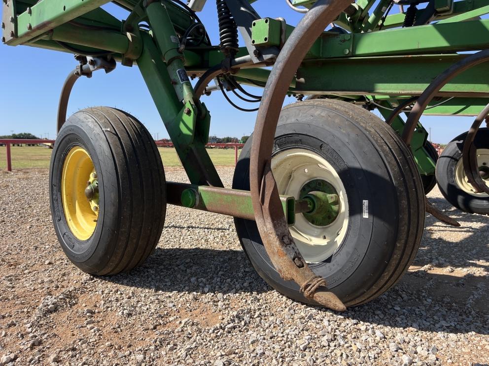 Image for 1990 John Deere 610