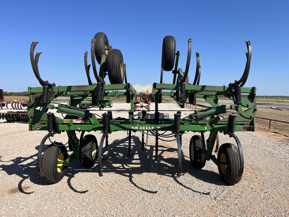 Image for 1990 John Deere 610
