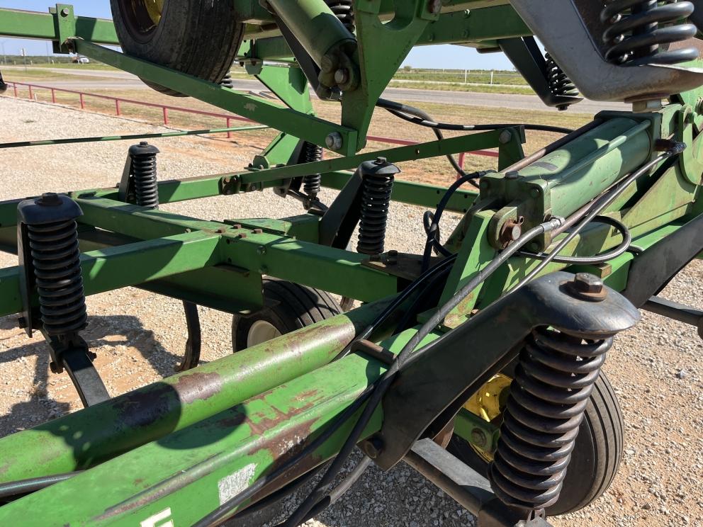 Image for 1990 John Deere 610