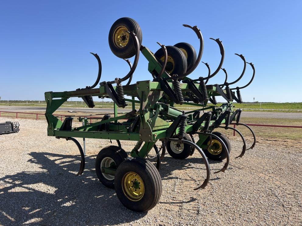 Image for 1990 John Deere 610
