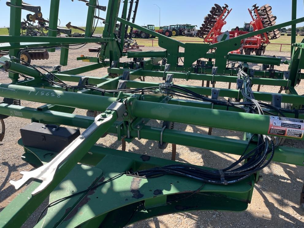 Image for 2013 John Deere 2210